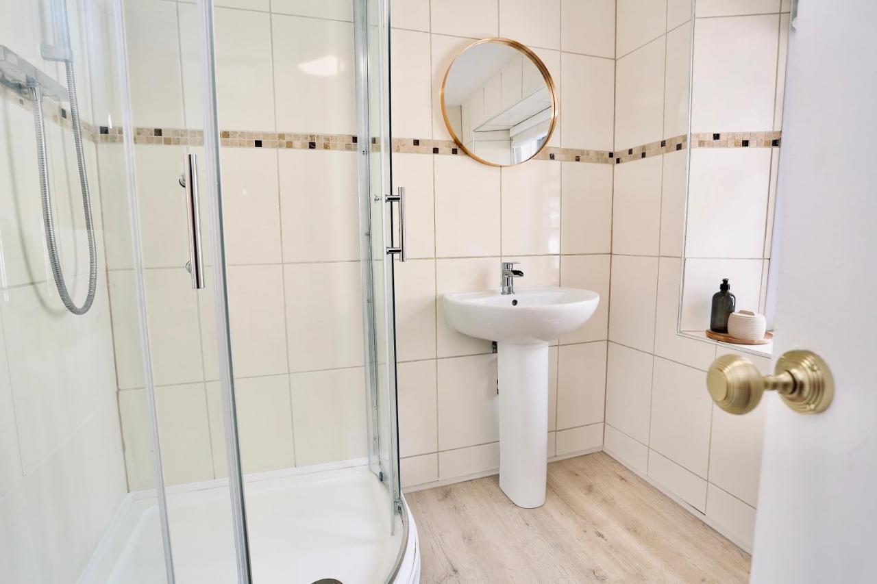 Cwm Seren - Luxury Apartment 크릭호웰 외부 사진
